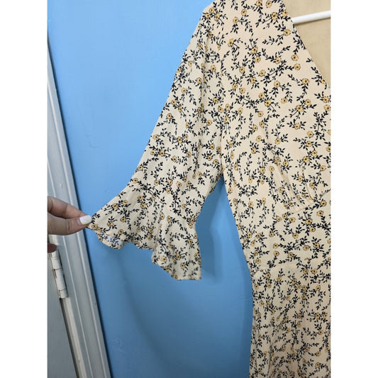 Cupcakes and cashmere Roxbury beige dress size 2