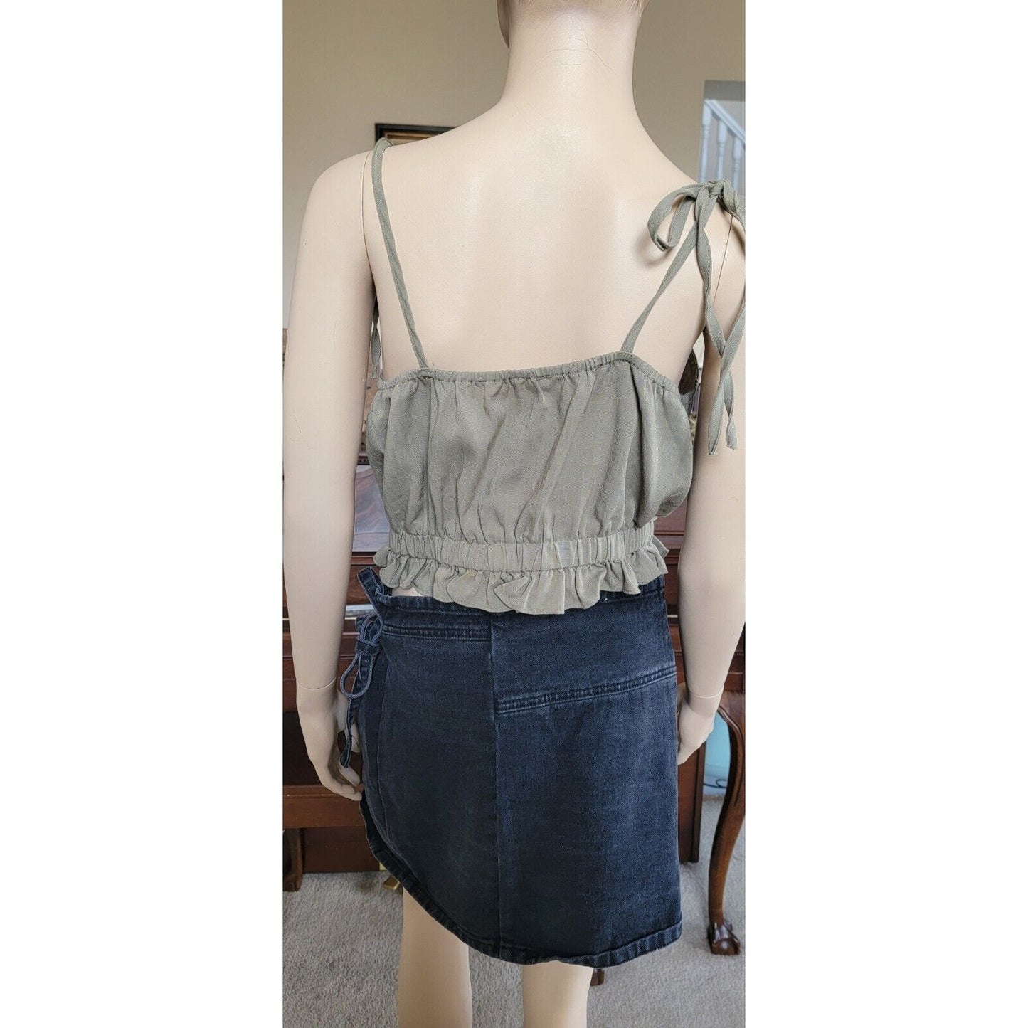 Hem & Thread Green Crop Scrunch Waist Noodle Strap Size Medium