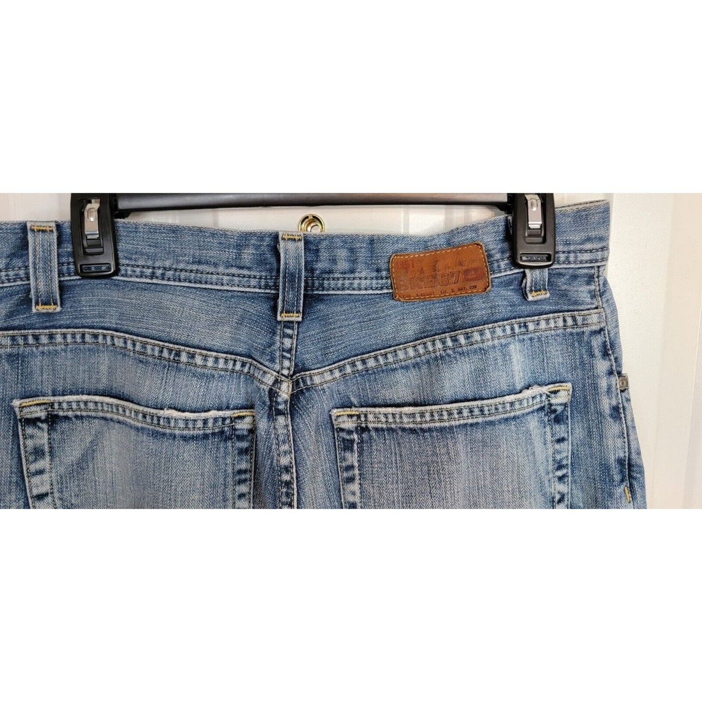 Mens Light Wash Buckle BKE Jeans Size 32R