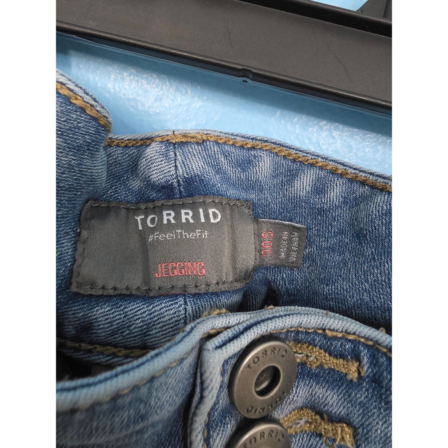 Torrid Denim Jegging Size 30 Short Frayed Hem Light Wash