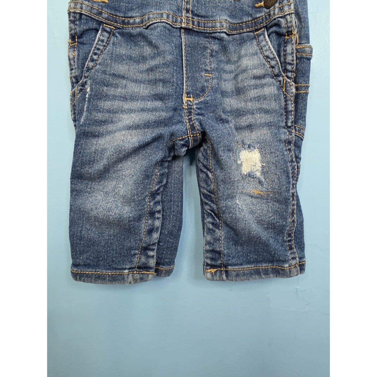 Oshkosh B’gosh baby 3m distressed denim overalls with light blue pocket vestbak