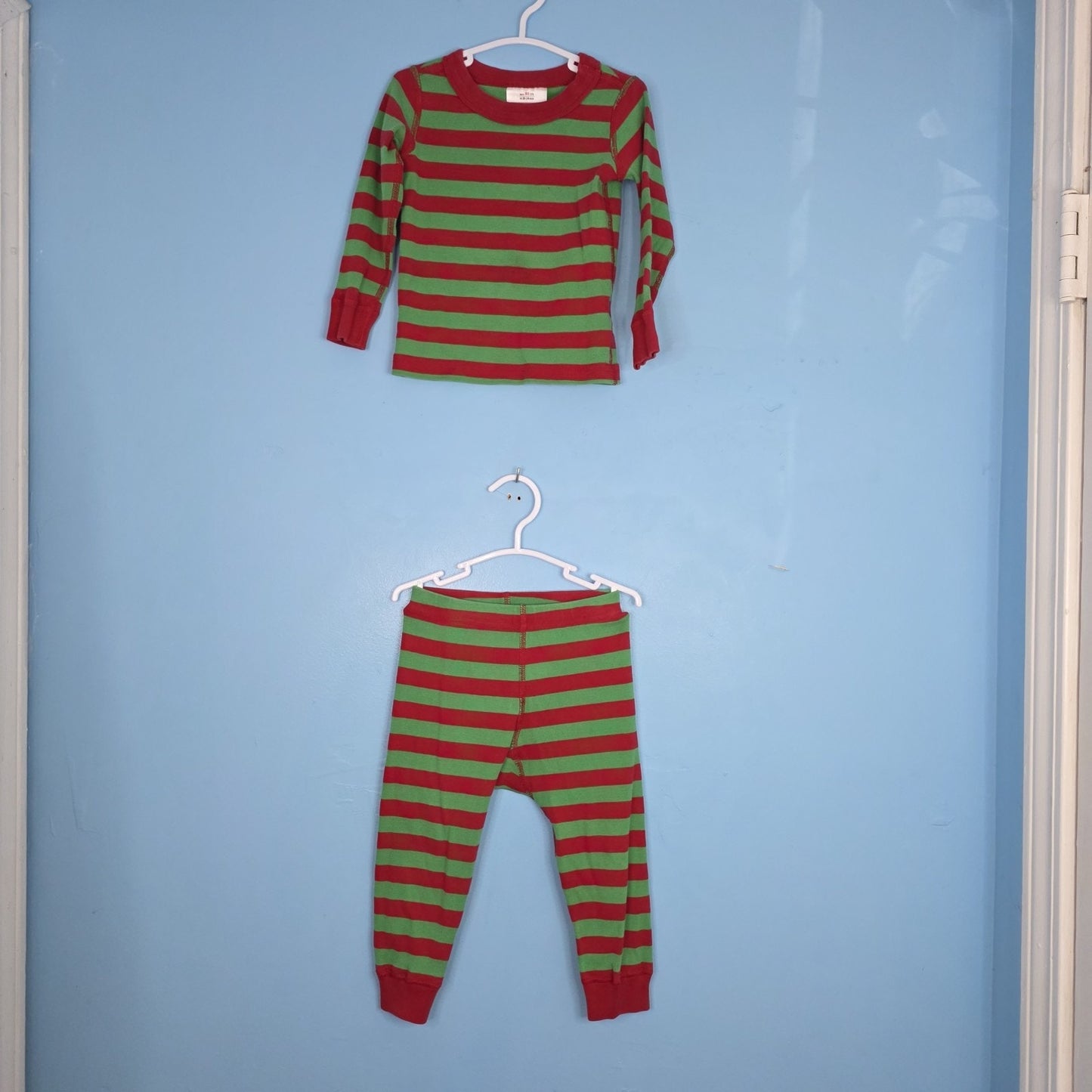 HANNA ANDERSSON red/green opposite striped pajamas Size 18/24 months