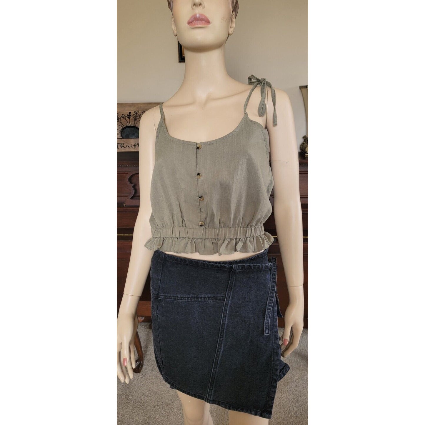 Hem & Thread Green Crop Scrunch Waist Noodle Strap Size Medium