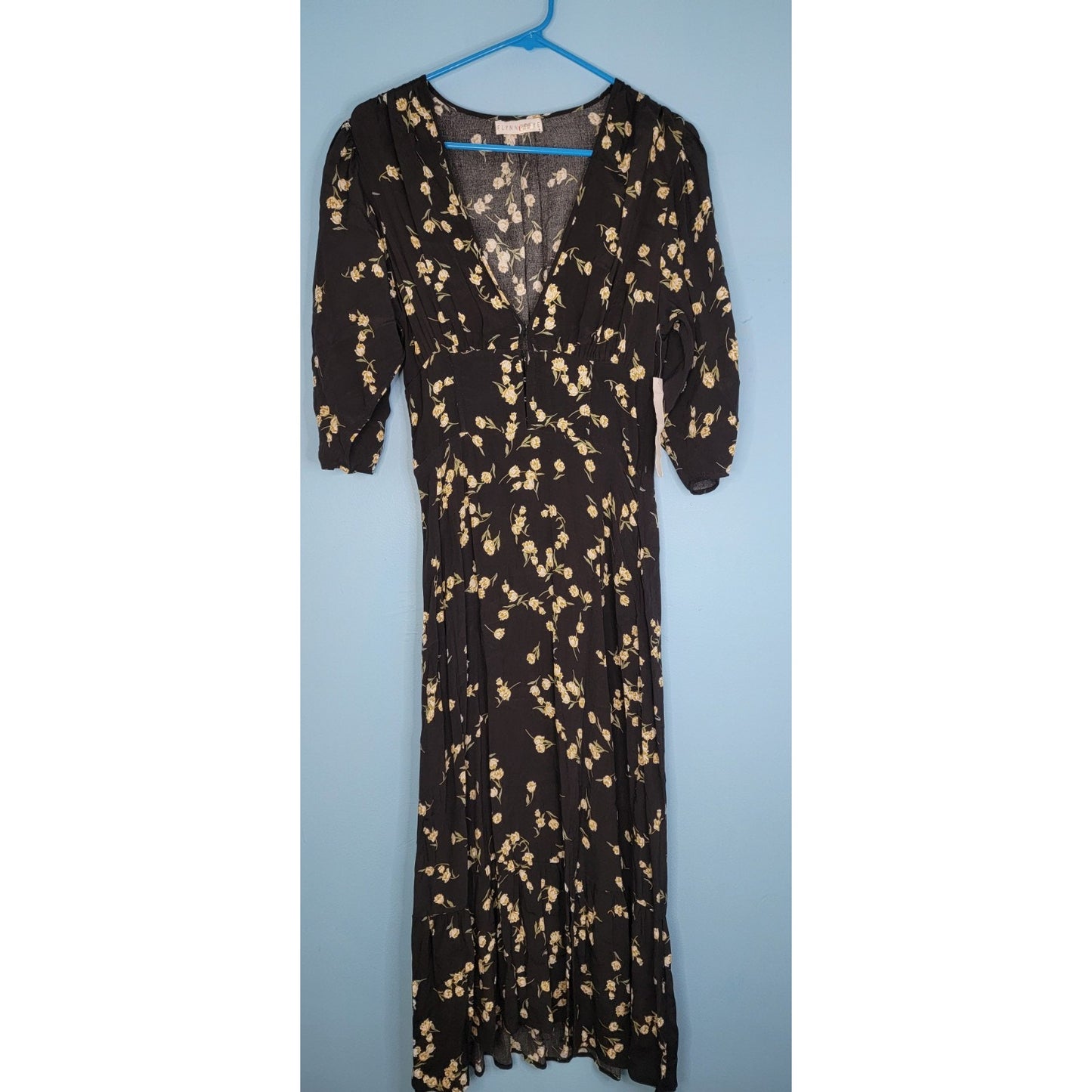 Flynn Skye Small Elsie Midi Dress Black White V Neck Hourglass Puff Sleeves NWOT