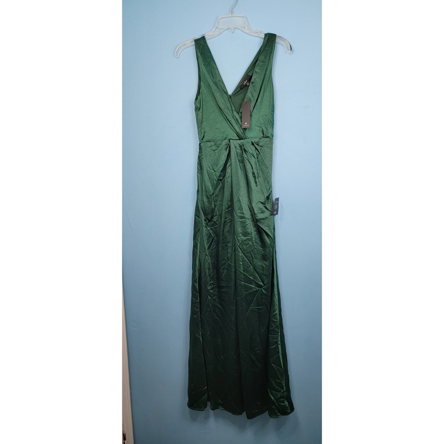Perfect Refinement Emerald Satin Sleeveless Pleated Maxi Dress NWT Size Small