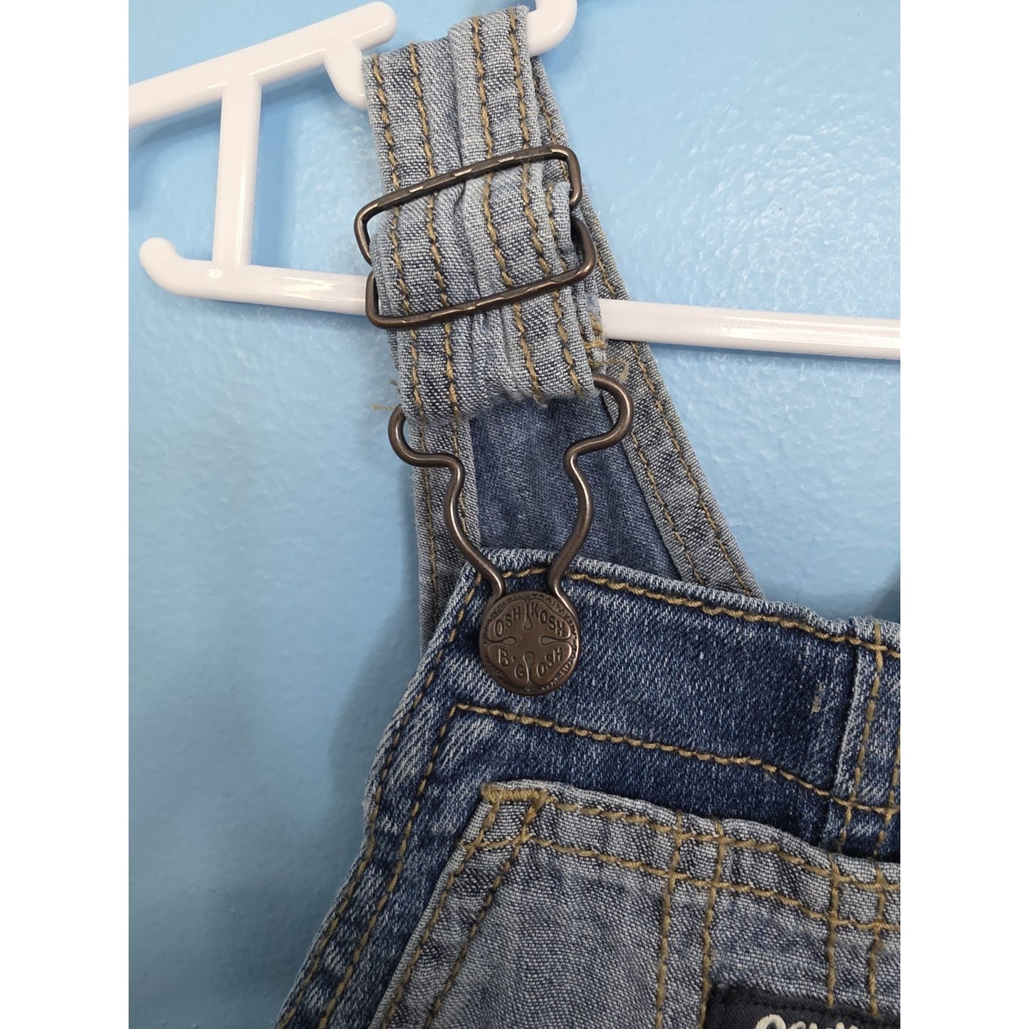 Oshkosh B’gosh baby 3m distressed denim overalls with light blue pocket vestbak