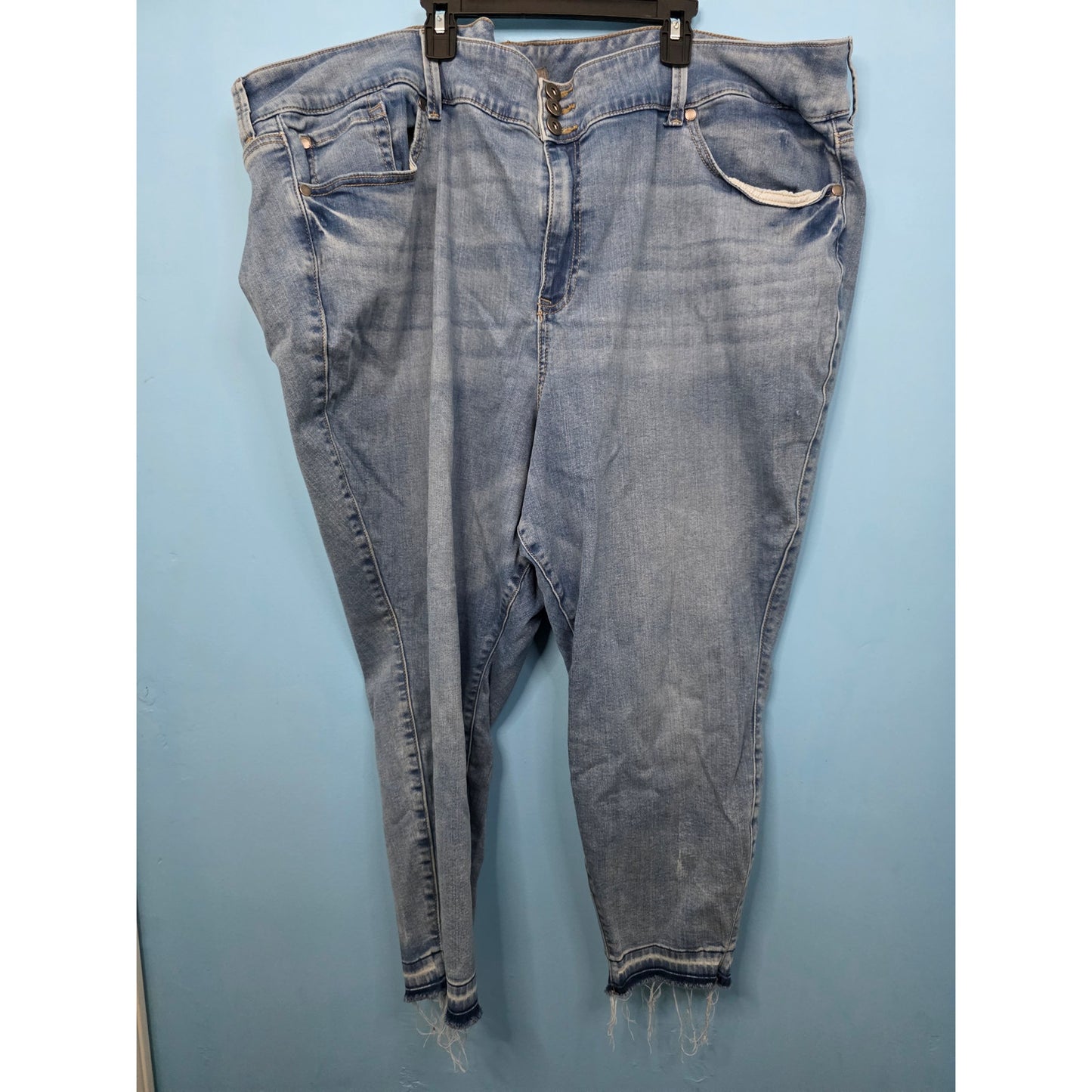 Torrid Denim Jegging Size 30 Short Frayed Hem Light Wash