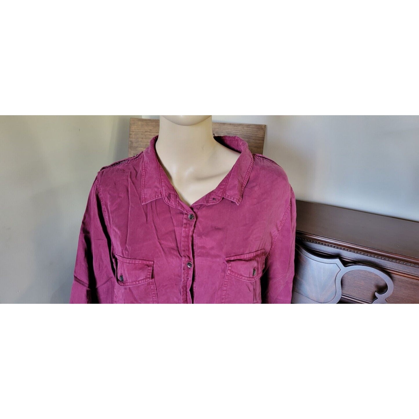 Universal Threads Maroon Button Up With Pockets Size XL