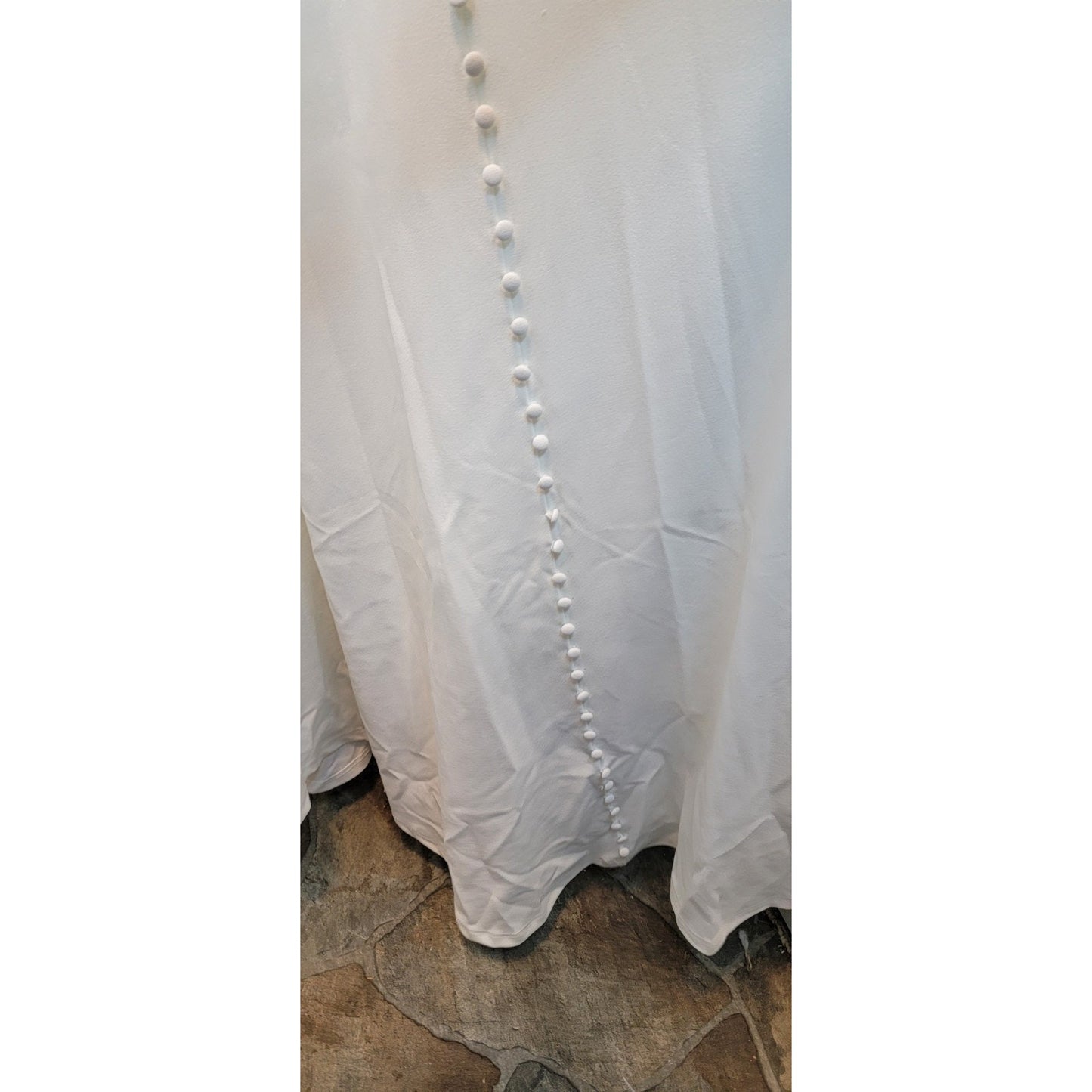 Dreamy Elegant Size Small NWT Lulus Wedding Dress Button Detail Spaghetti V-Neck