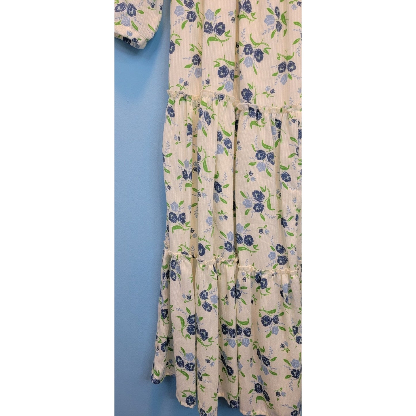 Sweet Baby Jamie Ivory Floral Print Tiered 3/4 Sleeve Midi Dress Size Medium