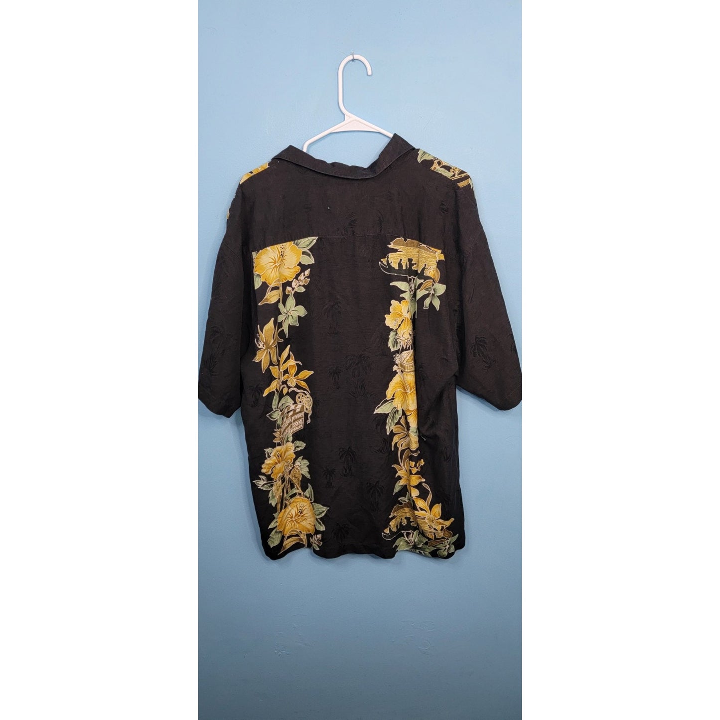 TOMMY BAHAMA 100% SILK BLACK YELLOW TROPICAL FLOWER SHORT SLEEVE SHIRT - XL