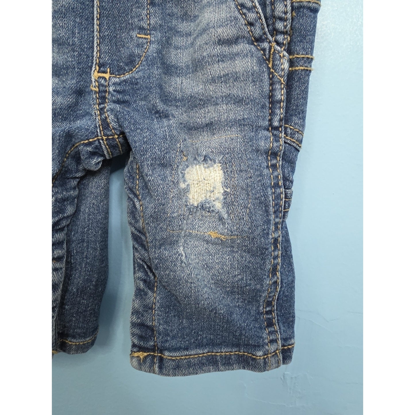 Oshkosh B’gosh baby 3m distressed denim overalls with light blue pocket vestbak