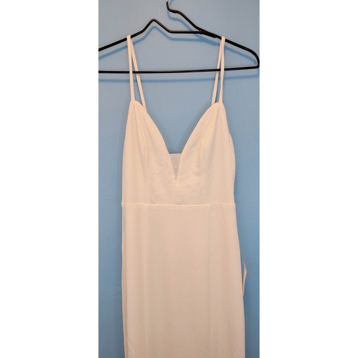 Dreamy Elegant Size Small NWT Lulus Wedding Dress Button Detail Spaghetti V-Neck