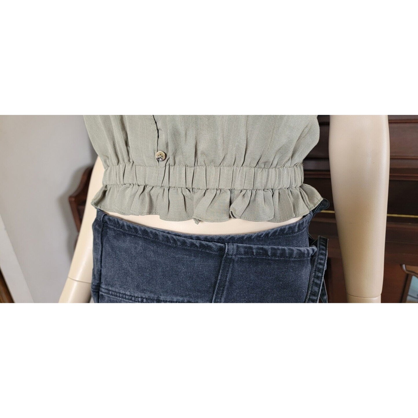 Hem & Thread Green Crop Scrunch Waist Noodle Strap Size Medium