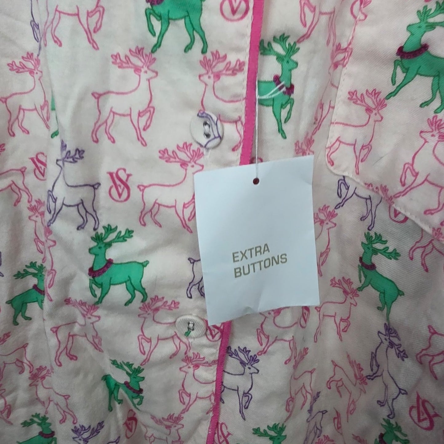 Victoria’s Secret Pajama Top Women’s L Festive Reindeer Holiday Print Button Up