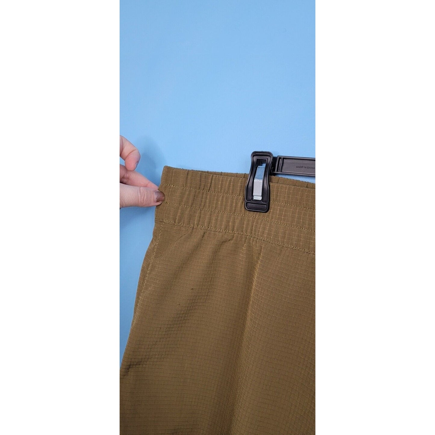 Athleta Textured Brooklyn Shorts Women Sz XL Yellow/Brown Pleated