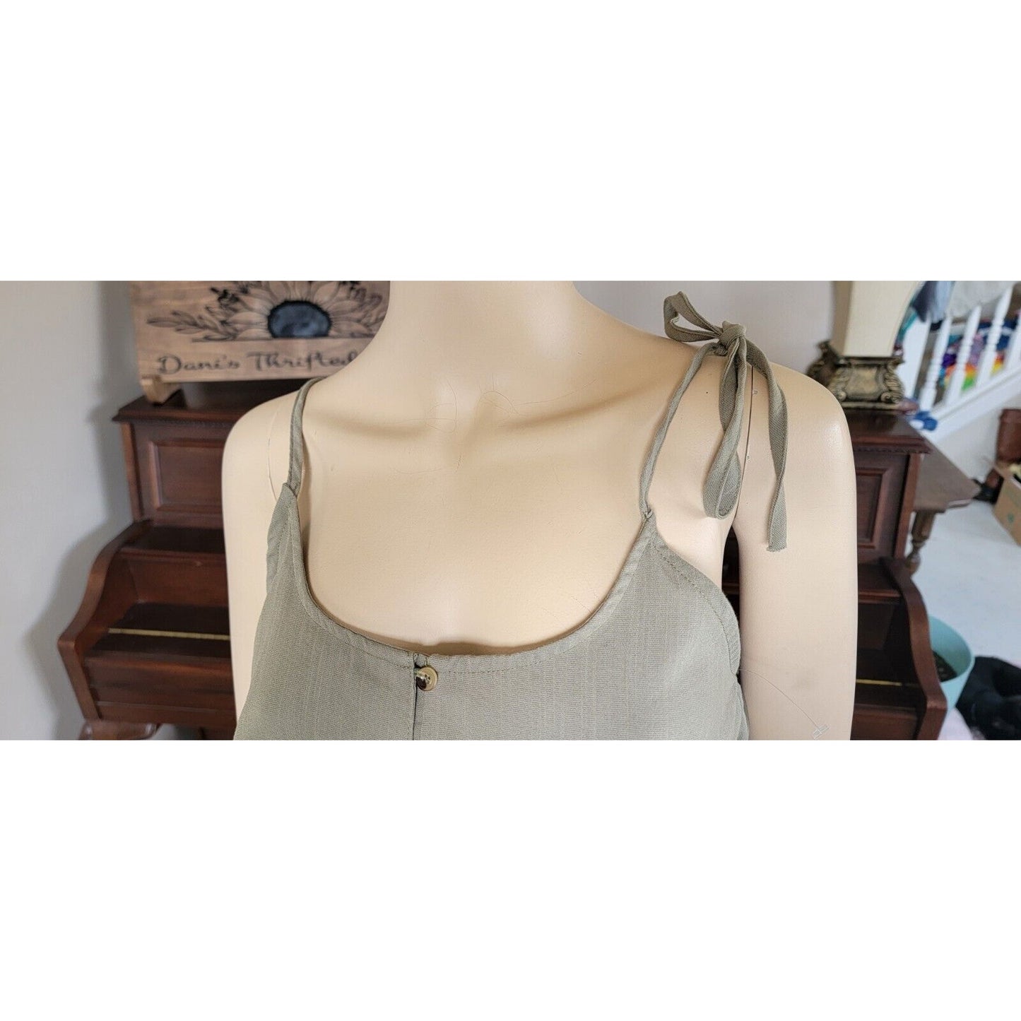 Hem & Thread Green Crop Scrunch Waist Noodle Strap Size Medium