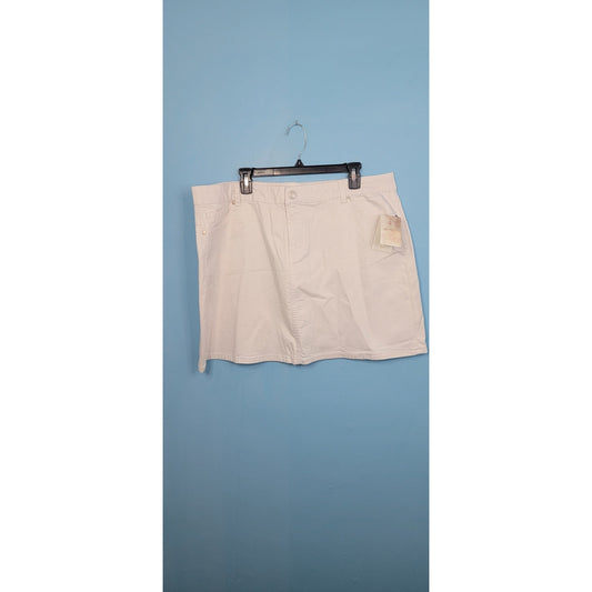 A Beautiful Soul White Skirt NWT size 18/20