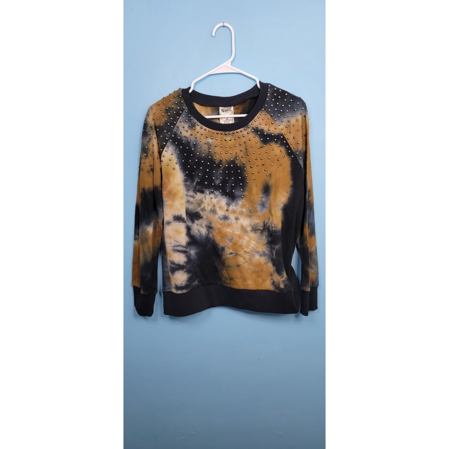 NWOT Vocal Womens Camel Navy Blue Studded Tie Dye Sweatshirt Size Small