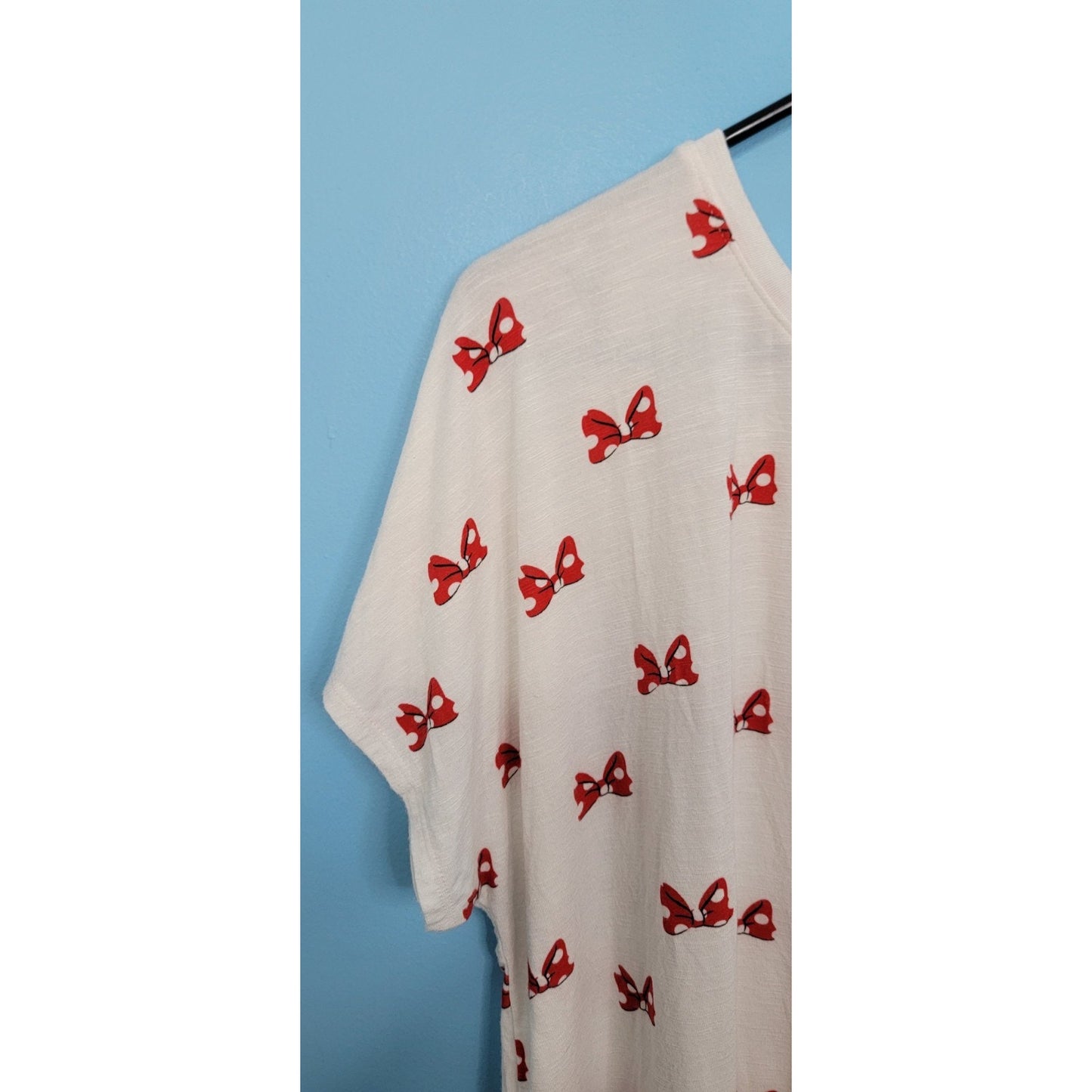 Disney Parks Womens T-Shirt XXL Red White Minnie Mouse Bow Print Slit Back